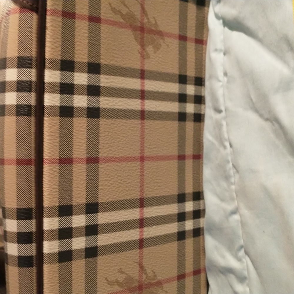 AUTHENTIC -BURBERRY HANDBAG ( FREE BONUS BAG) - Picture 4 of 16